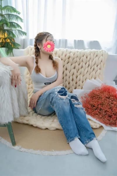 VY ANH DÂM NỮ CHÍNH HIỆU, LÀM TÌNH BAO PHÊ