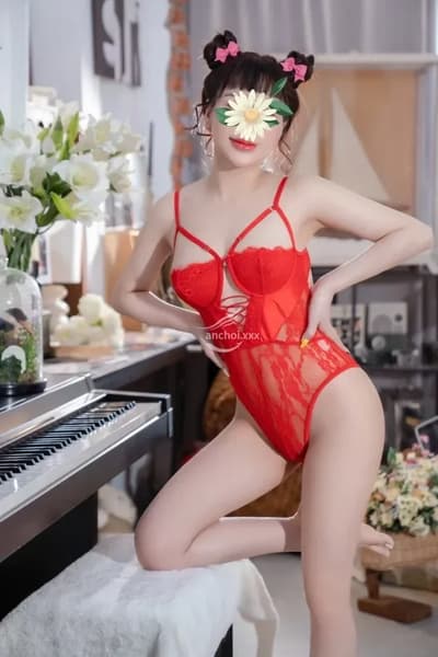 QUỲNH ANH EM NHÂN VIÊN SPA MÌNH DÂY XINH XẮN GỢI DỤC LẦN ĐẦU ĐI LÀM