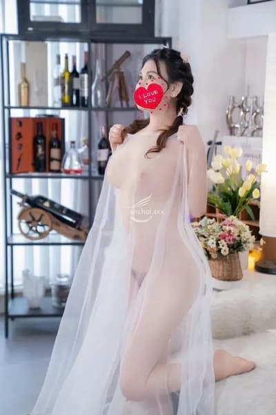 QUỲNH NHI ĐẲNG CẤP  GÁI HỒI XUÂN RỰC RỠ