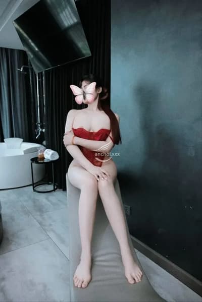 Tuyết Lê - Gái xinh, dâm, yêu chiều khách 