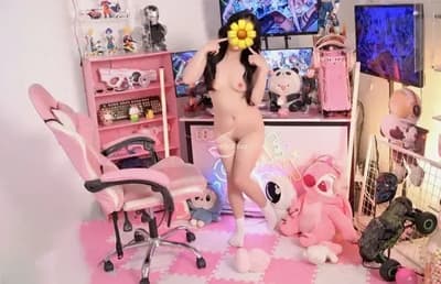 THẢO VY 2k4 Face Xinh Dễ Thương,Cực Dâm,Chiều Chuộng