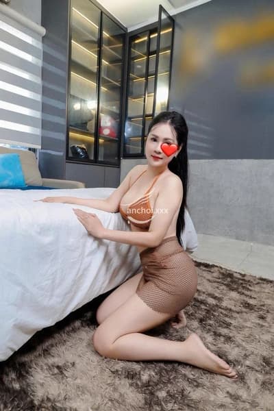 THANH TUYỀN XINH XẮN CHÂN DÀI BÚ LIẾM CU CHƠI KIỂU DÂM RẤT CHIỀU KHÁCH