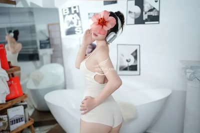 LiLi ngực to Bím múp thần dâm