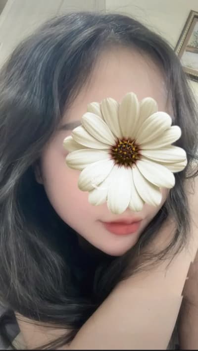 NHÃ UYÊN- 2K4 CÔ BÉ LOLI CỰC XINH XẲN VÀ NON TƠ 