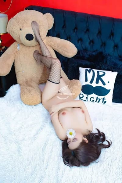 [⭐ VIP ]Hải Yến – Bé da trắng mặt xinh, body mảnh mai gợi tình muốn đè ra quất