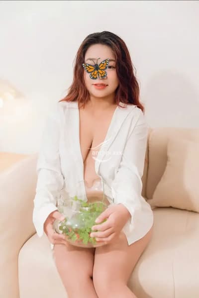 BÉ NHI_NON TƠ XINH DÂM PHỤC VỤ VUI VẺ