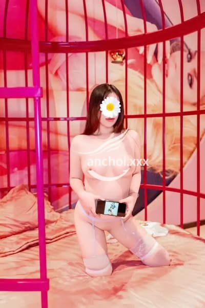 Mẫn Nhi🌹vú to chiều khách tới nóc