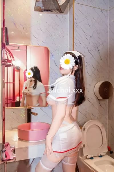 Mẫn Nhi🌹vú to chiều khách tới nóc