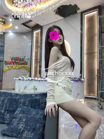 HOT GIRL LY LY BABY_ CHÂN DÀI 1M7_MẶT XINH NHƯ THIÊN THẦN CHUẨN DÁNG SIÊU MẪU