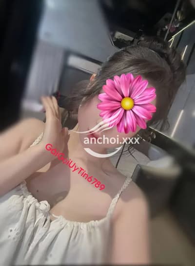 Hotgirl Gymer❤️QUỲNH NHI❤️Trẻ Xinh Da Trắng Body Cao Ráo Mình Dây Vú Đẹp-Vui Vẻ Nhiệt Tình