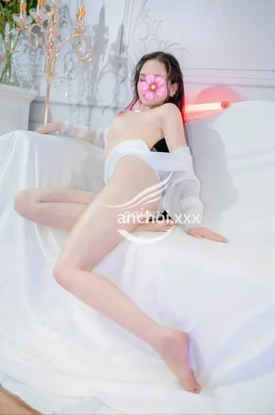 Trân Châu :Thiếu nữ Sexy - Dáng xinh Ngực đẹp ,da trắng cực xinh