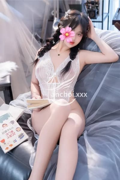 Quỳnh Kol -búp bê baby xinh đẹp quyến rũ