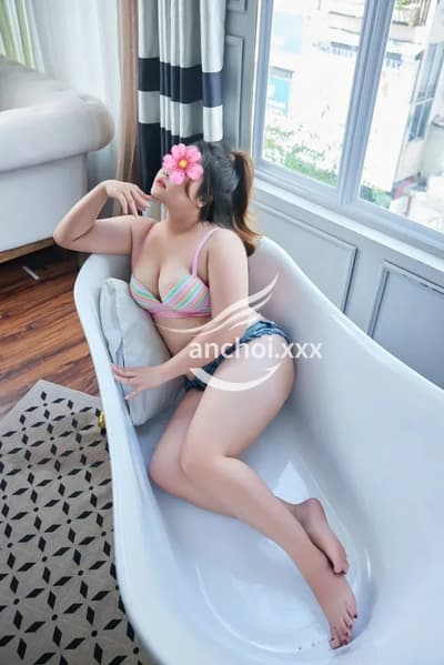 Như Ý_ chuppy girl ngọt thịt phục vụ nhiệt tình chiều khách 