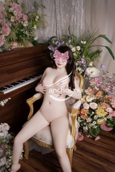 Linh linh _ baby girl mặt xinh _ vú to hàng thật 100% căng tròn vui vẻ dễ thương