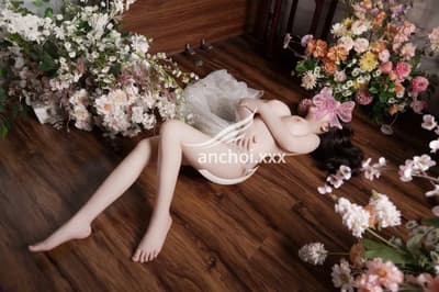 Linh linh _ baby girl mặt xinh _ vú to hàng thật 100% căng tròn vui vẻ dễ thương