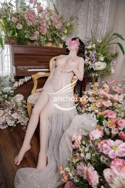 Linh linh _ baby girl mặt xinh _ vú to hàng thật 100% căng tròn vui vẻ dễ thương