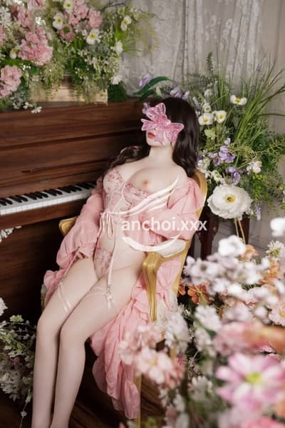 Linh linh _ baby girl mặt xinh _ vú to hàng thật 100% căng tròn vui vẻ dễ thương