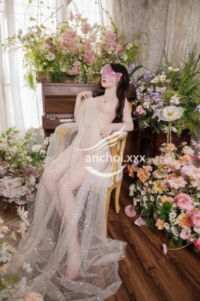 Linh linh _ baby girl mặt xinh _ vú to hàng thật 100% căng tròn vui vẻ dễ thương