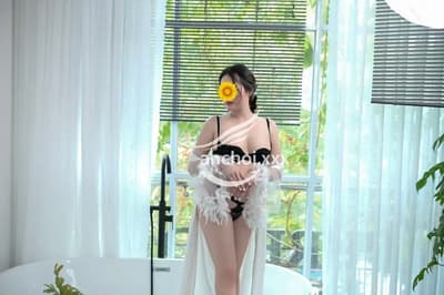 QUỲNH ANH EM GÁI THÂN THIỆN MỚI VÀO NGHỀ ĐI LÀM LẦN ĐẦU