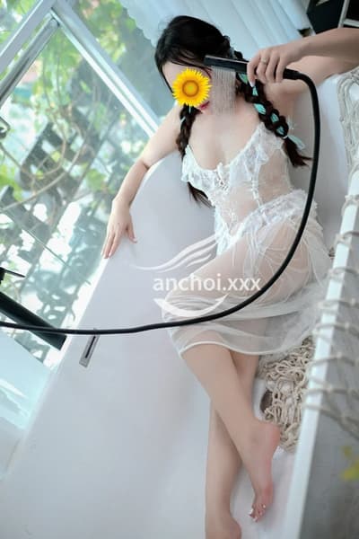 QUỲNH ANH EM GÁI THÂN THIỆN MỚI VÀO NGHỀ ĐI LÀM LẦN ĐẦU
