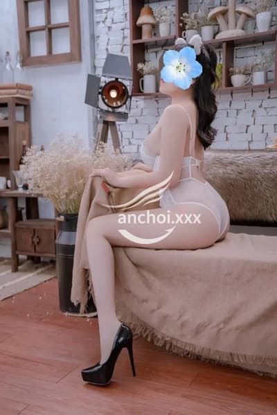 HỒNG TRANG EM GÁI CAO RÁO VÚ TO XINH XẮN VUI VẺ