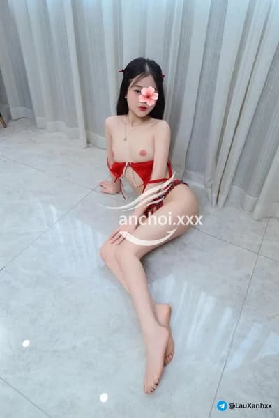 Hot Teen THỦY TIÊN 2k7 Mặt Xinh Baby,Da Trắng Bym Khít