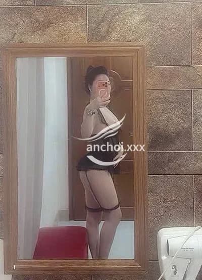 HOT NGỌC TRINH DÁNG CAO DA TRẮNG ĐẸP, BÍM HỒNG ĐÊ MÊ