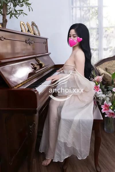 Videos Yến Nhi_ siêu vú khủng gái miền nam xinh đẹp da trắng vui tính dễ thương