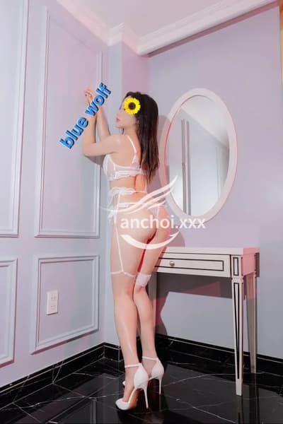 Quỳnh Anh_siêu mẫu vô cùng xinh đẹp với quả body căng đét