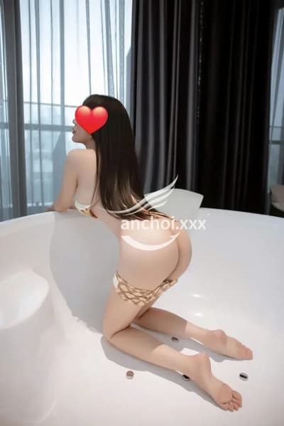 GÁI XINH BÉ SAM_ KHUÔN MẶT ẤN TƯỢNG_DA TRẮNG CHÂN DÀI_LÀM TÌNH MAX PHÊ