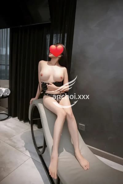 GÁI XINH BÉ SAM_ KHUÔN MẶT ẤN TƯỢNG_DA TRẮNG CHÂN DÀI_LÀM TÌNH MAX PHÊ
