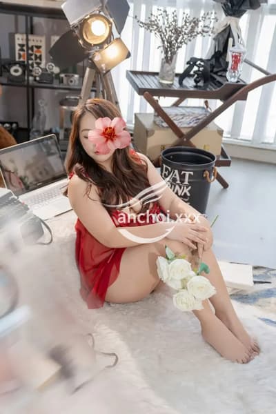 THÚY VÂN EM GÁI HIỀN LÀNH NHẸ NHÀN