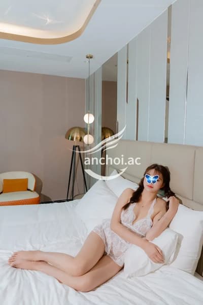 Quỳnh Trang 170cm Xinh Xắn, Ngọt Ngào, Dáng Đẹp,Rất Yêu Nghề