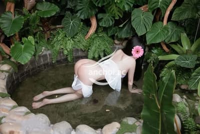 NEW BÉ TRINH DÁNG CAO DA TRẮNG,NGOAN HIỀN CHIỀU KHÁCH