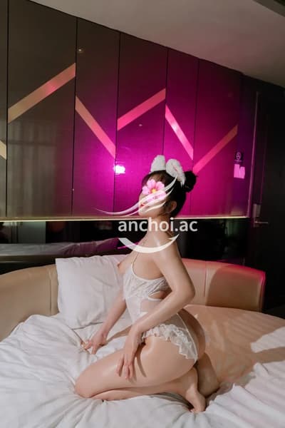 Hoàng Kim - Cô Gái Dâm Đãng Bú Liếm Làm Tình Phê Tê Tái