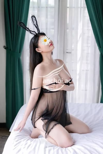 THU THẢO - SỞ HỮU DÁNG ĐẸP VỚI BỘ NGỰC VÔ CÙNG GỢI CẢM
