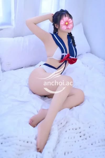 Quỳnh Nhi Chiều Khách và Nhiệt Tình