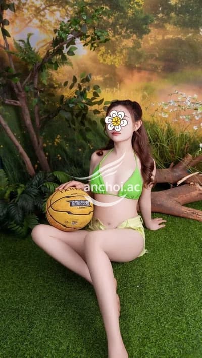 NGỌC NHI - FACE XINH DÁNG ĐẸP CỰC DÂM