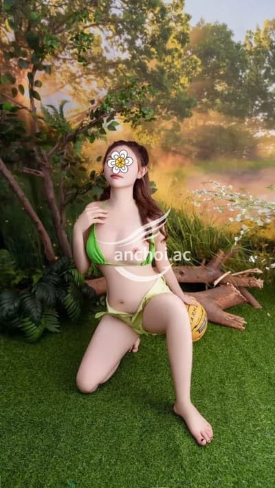 NGỌC NHI - FACE XINH DÁNG ĐẸP CỰC DÂM