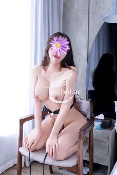 TRANG SUMI XINH ĐẸP CHIỀU KHÁCH