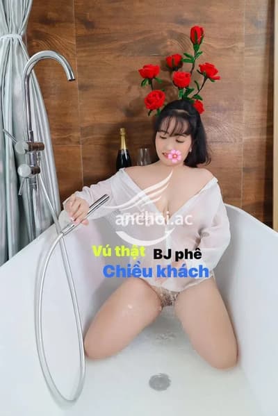 KỲ KỲ --- XINH, DÂM, CHIỀU KHÁCH