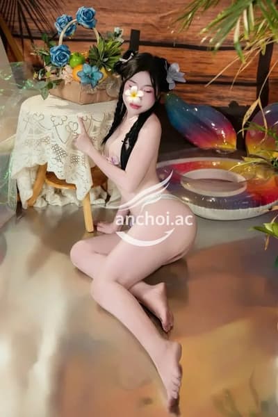 Quỳnh Trang_ Gái xinh chiều khách, body gợi cảm 