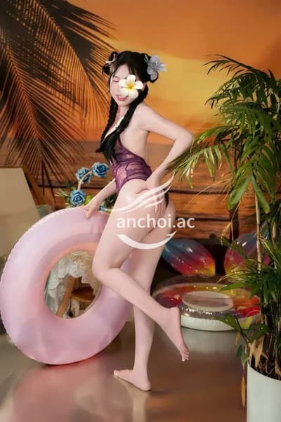 Quỳnh Trang_ Gái xinh chiều khách, body gợi cảm 