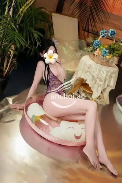 Quỳnh Trang_ Gái xinh chiều khách, body gợi cảm 