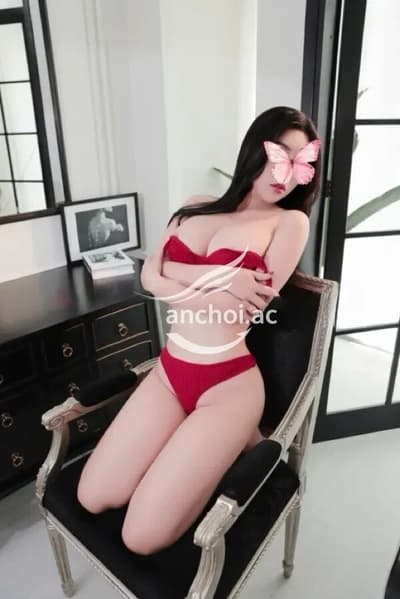 San San Xinh Xắn - Massage kích dục