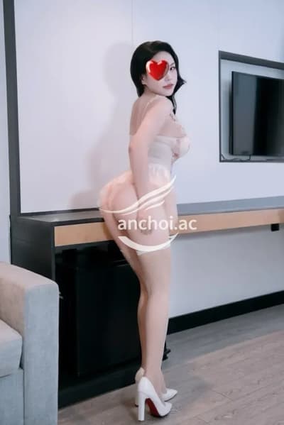 Min BabY Ngực To Thần Dâm