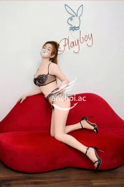 Ngọc Hân - em gái sexxy gợi tình , gặp em là mê phê quên lối về
