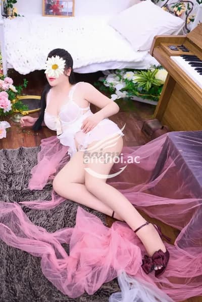 LINH ANH - CỰC PHẨM XINH - SANG - BODY BỐC LỬA GƯƠNG MẶT DÂM ĐÃNG
