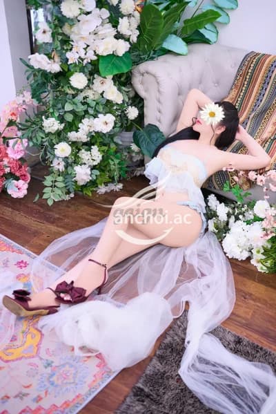 LINH ANH - CỰC PHẨM XINH - SANG - BODY BỐC LỬA GƯƠNG MẶT DÂM ĐÃNG