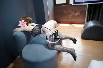 Hồng Duyên 95 xinh xắn ngực to
